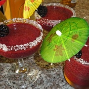 Коктейль,или с праздником девочки дорогие ! ! !