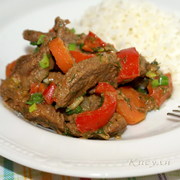 Конина тушеная с хреном и чесноком