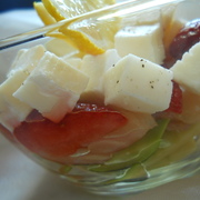 Салат  ДЛЯ ТЕБЯ   с семгой, клубникой, авокадо!!!!!