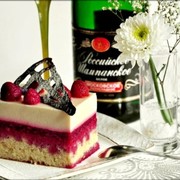 Пирожное "Малина в шампанском".