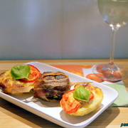 Картофель а ля капрезе и грибы в беконе из серии „Грилим не выходя из дома“