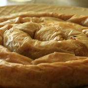 Пирог из теста фило с пряной мясной начинкой (вариант)