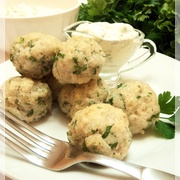 Рыбные фрикадельки с йогуртовым соусом ( готовим быстро и просто)