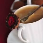 Почти шоколадные конфеты с вишней