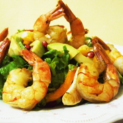 Зеленый салат с креветками "Новогодний".