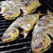 Фото приготовления рецепта: Рыба на гриле с рисом и горчичным соусом ! ! !