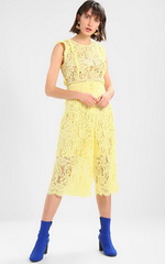  Тренд весна-лето 2018. Кружевной костюм Benetton